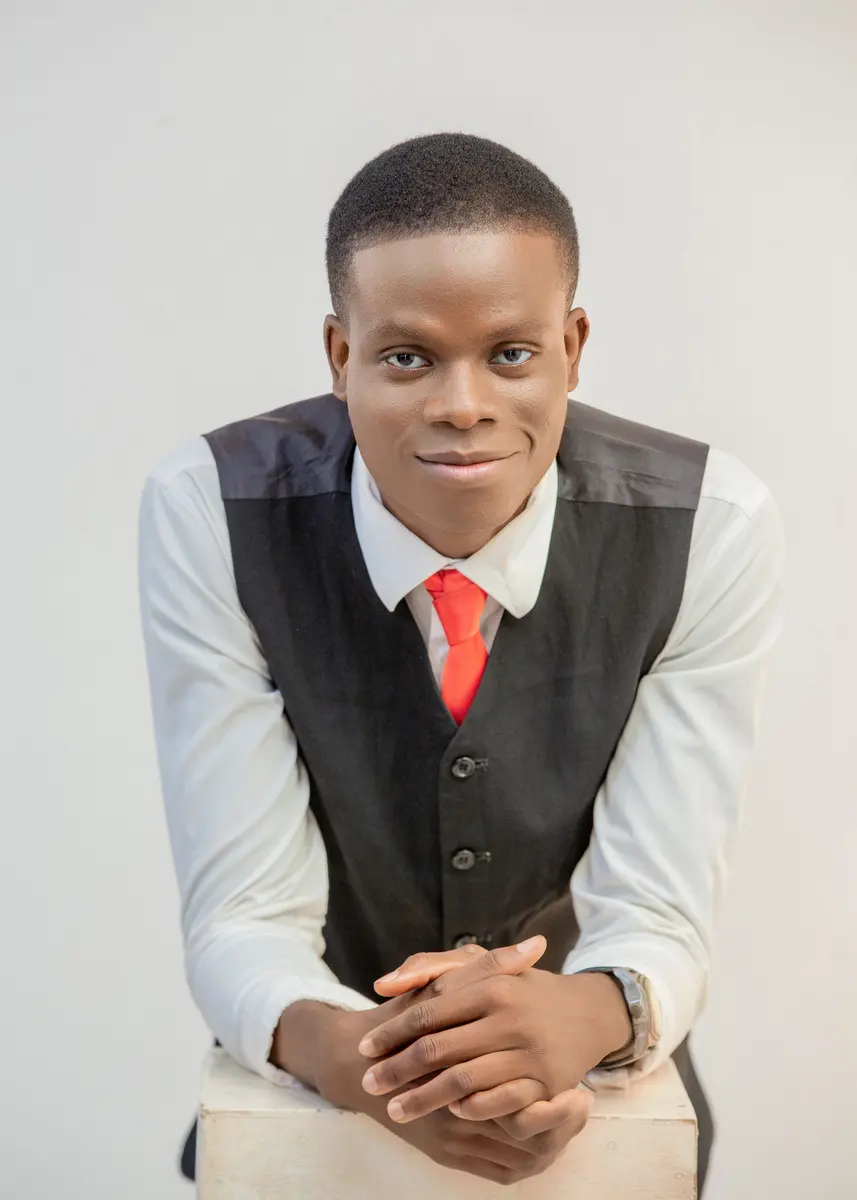 Portrait de Samson Tonon, social media manager chez BSM groupe